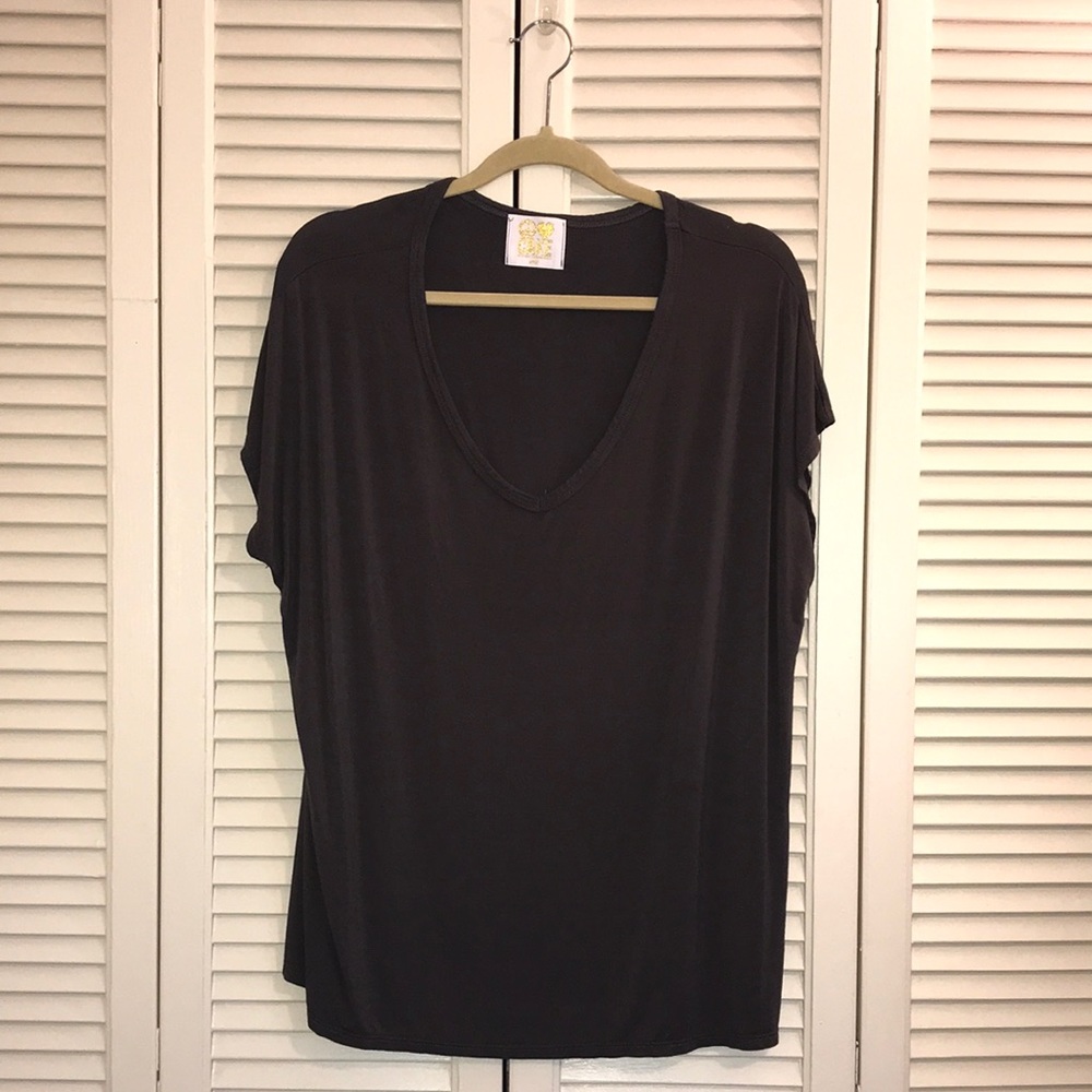 Womens size small CAKE V neck.